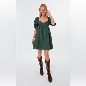 Never Worn Tuckernuck Hyacinth House Emerald Green Dress with Puff Sleeve design